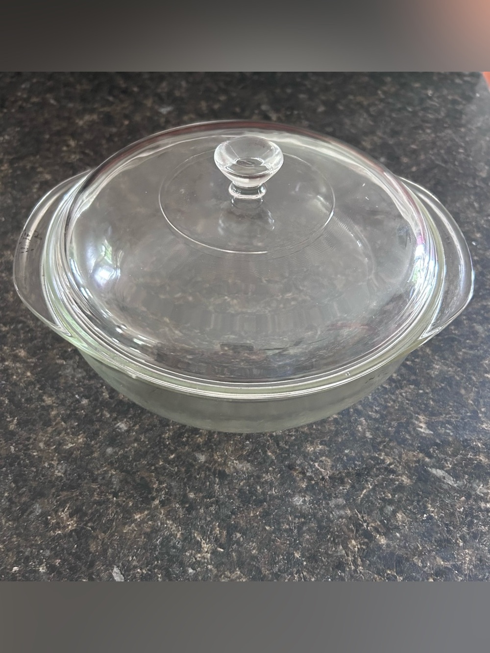 Pyrex casserole dish with cover
